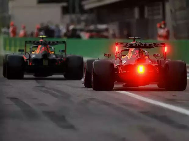 Sergio Perez vor Max Verstappen (Red Bull RB16B) im Qualifying beim Formel-1-Rennen von Italien in Monza 2021 Titel-Bild zur News: Sergio Perez vor Max Verstappen (Red Bull RB16B) im Qualifying beim Formel-1-Rennen von Italien in Monza 2021