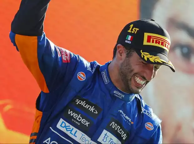 Daniel Ricciardo (McLaren) feiert seinen Sieg beim Grand Prix von Italien in Monza 2021 Titel-Bild zur News: Daniel Ricciardo (McLaren) feiert seinen Sieg beim Grand Prix von Italien in Monza 2021
