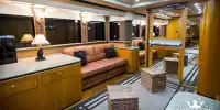 Bild zum Inhalt: Mega-Wohnmobil von Will Smith ist eine Villa mit Kino