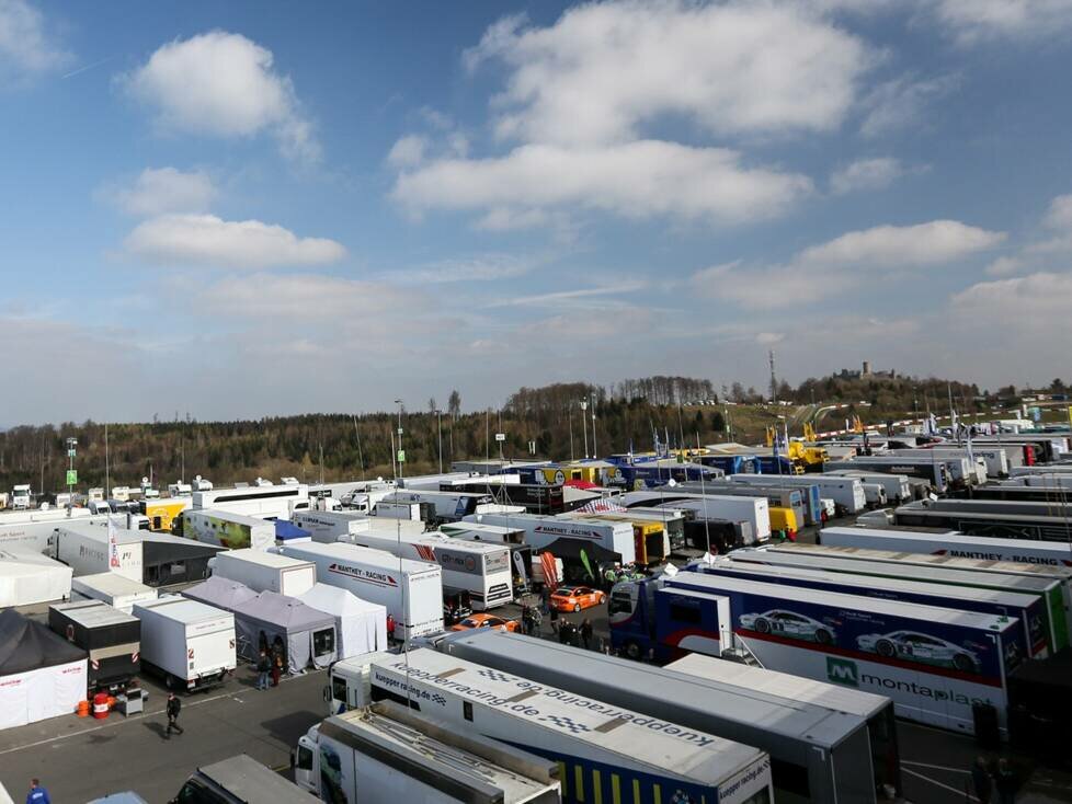 VLN, NLS, Nürburgring-Langstrecken-Serie, Fahrerlager