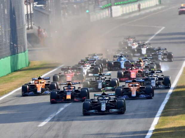 Titel-Bild zur News: Valtteri Bottas, Max Verstappen, Daniel Ricciardo