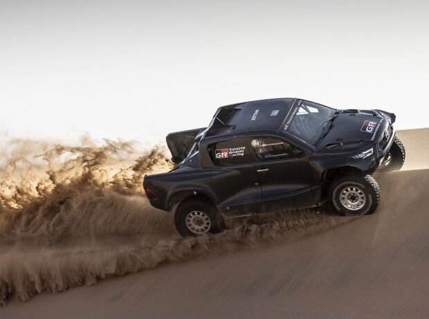Titel-Bild zur News: Mit diesem Auto tritt Toyota bei der Rallye Dakar 2022 an