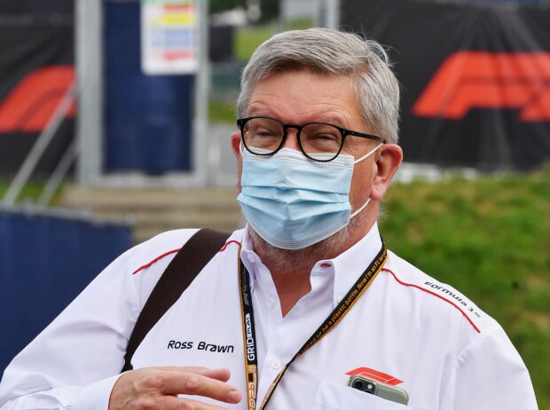 Titel-Bild zur News: Formel-1-Sportchef Ross Brawn im Paddock von Spielberg in Österreich