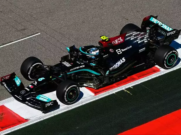 Valtteri Bottas (Mercedes) im Freitagstraining zum Grand Prix von Russland in Sotschi 2021 Titel-Bild zur News: Valtteri Bottas (Mercedes) im Freitagstraining zum Grand Prix von Russland in Sotschi 2021