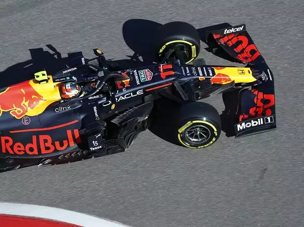 Titel-Bild zur News: Sergio Perez im Red Bull RB16B beim Grand Prix von Russland 2021 in Sotschi