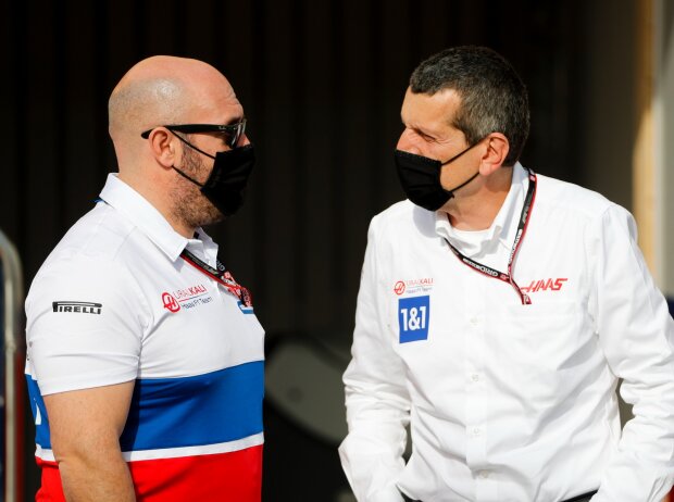 Stuart Morrison mit Haas-Teamchef Günther Steiner Stuart Morrison mit Haas-Teamchef Günther Steiner