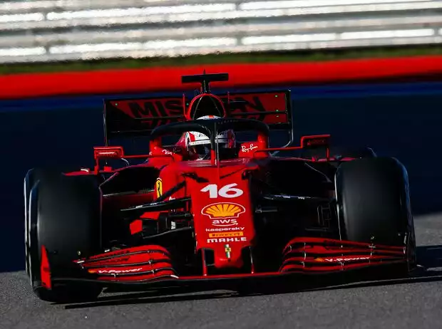 Charles Leclerc (Ferrari SF21) im Freien Training beim Formel-1-Rennen von Russland in Sotschi 2021 Titel-Bild zur News: Charles Leclerc (Ferrari SF21) im Freien Training beim Formel-1-Rennen von Russland in Sotschi 2021