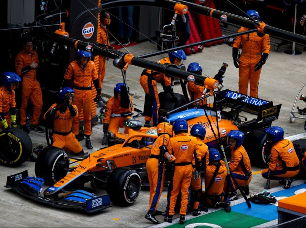 Der verpatzte Boxenstopp von Daniel Ricciardo (McLaren) beim Grand Prix von Russland in Sotschi 2021 Der verpatzte Boxenstopp von Daniel Ricciardo (McLaren) beim Grand Prix von Russland in Sotschi 2021