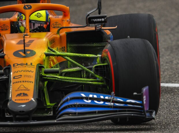 Titel-Bild zur News: Lando Norris' McLaren MCL35M ist mit FloViz-Farbe bedeckt