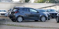 Bild zum Inhalt: Mazda 2 (2022) als umetikettierter Toyota Yaris erwischt