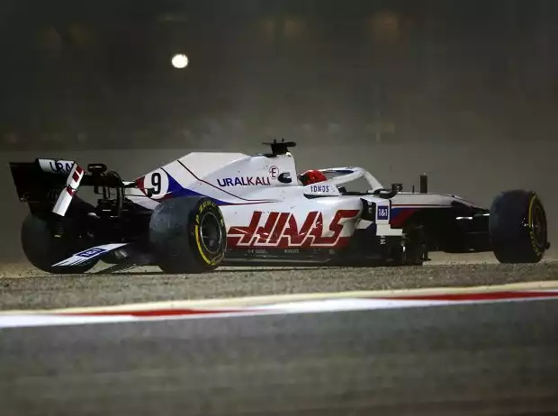 Der Unfall von Nikita Masepin bei der Formel 1 in Bahrain 2021 Titel-Bild zur News: Der Unfall von Nikita Masepin bei der Formel 1 in Bahrain 2021