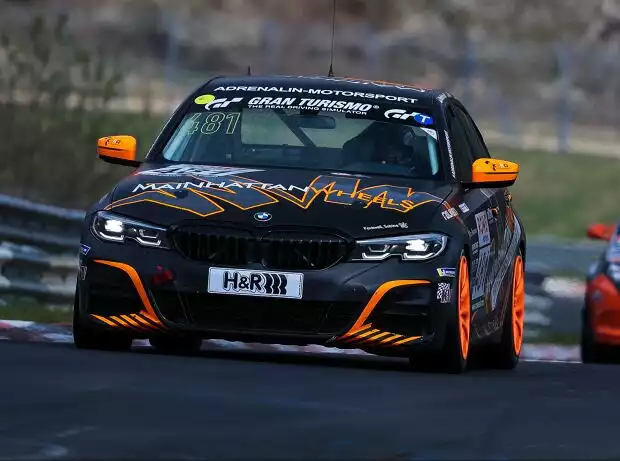 Christopher Rink, Philipp Stahlschmidt und Daniel Zils bei der VLN/NLS 2021 auf ihrem BMW 330i aus der Klasse VT2 Titel-Bild zur News: Christopher Rink, Philipp Stahlschmidt und Daniel Zils bei der VLN/NLS 2021 auf ihrem BMW 330i aus der Klasse VT2