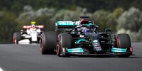 Lewis Hamilton (Mercedes W12) vor Antonio Giovinazzi (Alfa Romeo) im Training zum Formel-1-Rennen der Türkei in Istanbul 2021