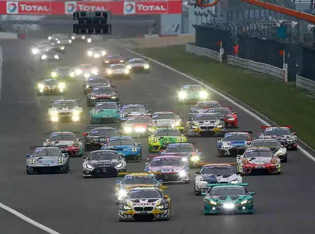 Start zum 24h-Rennen Nürburgring 2021 Titel-Bild zur News: Start zum 24h-Rennen Nürburgring 2021