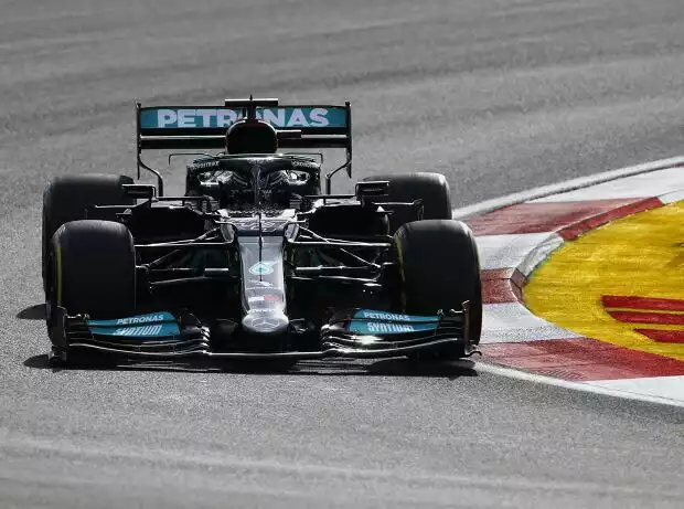 Lewis Hamilton (Mercedes W12) im Freien Training zum Formel-1-Rennen der Türkei in Istanbul 2021 Titel-Bild zur News: Lewis Hamilton (Mercedes W12) im Freien Training zum Formel-1-Rennen der Türkei in Istanbul 2021