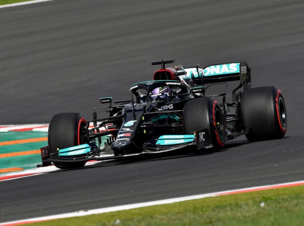 Titel-Bild zur News: Lewis Hamilton (Mercedes W12) im Freien Training der Formel 1 2021 in Istanbul (Türkei)