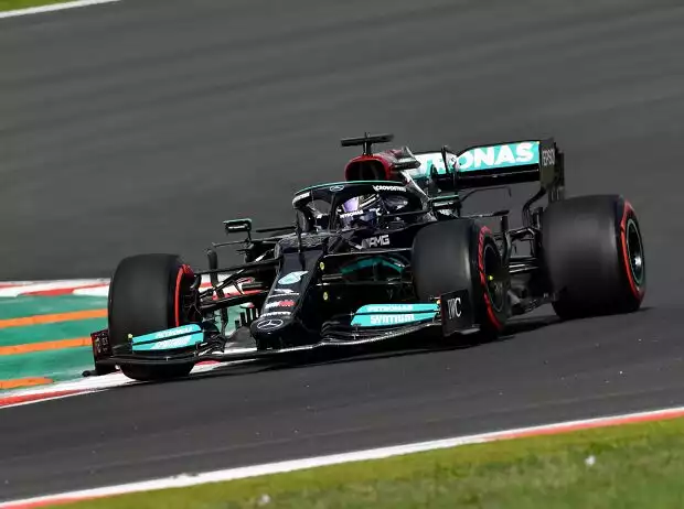 Lewis Hamilton (Mercedes W12) im Freien Training der Formel 1 2021 in Istanbul (Türkei) Titel-Bild zur News: Lewis Hamilton (Mercedes W12) im Freien Training der Formel 1 2021 in Istanbul (Türkei)