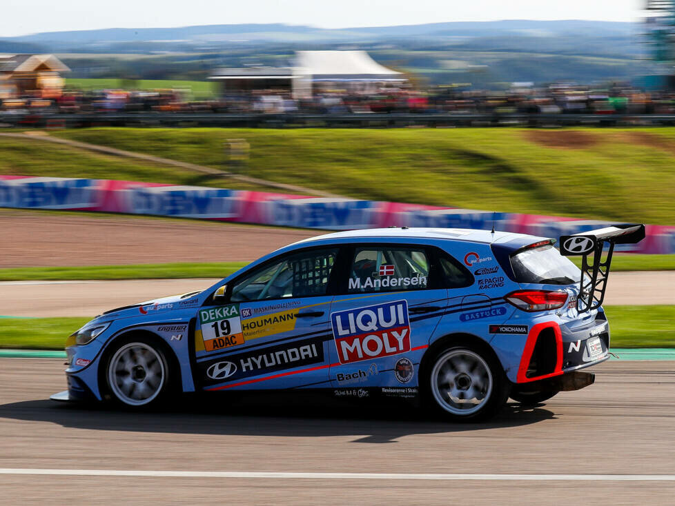 Martin Andersen im Hyundai i30 N TCR auf dem Sachsenring