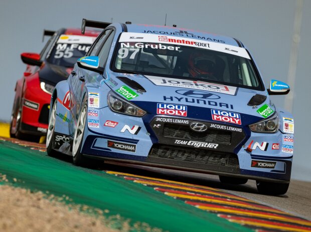 Nico Gruber im Hyundai i30 N TCR auf dem Sachsenring Nico Gruber im Hyundai i30 N TCR auf dem Sachsenring