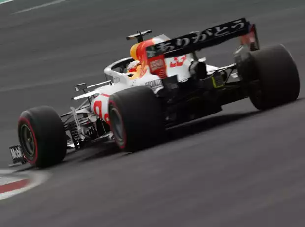 Max Verstappen (red Bull RB16B) im Qualifying zum Formel-1-Rennen von Istanbul in der Türkei 2021 Titel-Bild zur News: Max Verstappen (red Bull RB16B) im Qualifying zum Formel-1-Rennen von Istanbul in der Türkei 2021