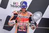 Bild zum Inhalt: Marc Marquez schenkt seinen Aragon-Pokal der Familie von Hugo Millan