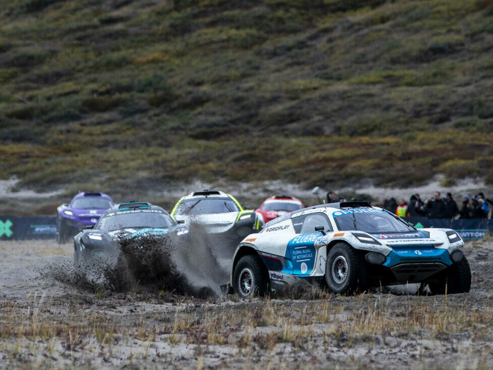 Rennfahrzeuge der Extreme E beim Rennen auf Grönland