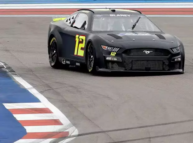 Ryan Blaney beim Gen7-Test auf dem Charlotte-Roval im Oktober 2021 Titel-Bild zur News: Ryan Blaney beim Gen7-Test auf dem Charlotte-Roval im Oktober 2021