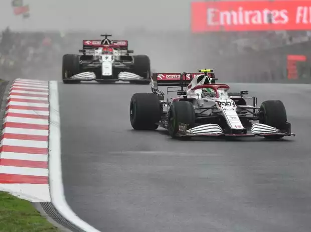 Antonio Giovinazzi, Kimi Räikkönen Titel-Bild zur News: Antonio Giovinazzi, Kimi Räikkönen