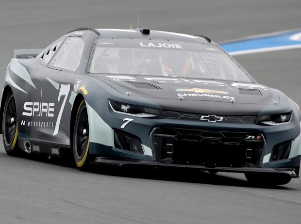 Corey LaJoie beim Gen7-Test auf dem Charlotte-Roval im Oktober 2021 Corey LaJoie beim Gen7-Test auf dem Charlotte-Roval im Oktober 2021
