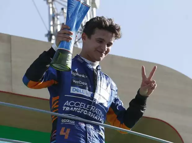 Lando Norris auf dem Formel-1-Podium in Monza Titel-Bild zur News: Lando Norris auf dem Formel-1-Podium in Monza