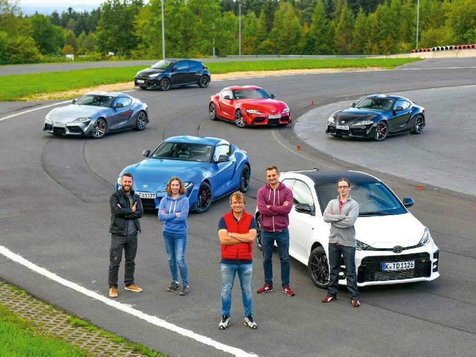 AUTO BILD und Toyota Gazoo Racing bringen zusammen mit Profi-Rennfahrer Christian Menzel (Mitte) einen Leser in Richtung Poleposition. Aus Hunderten Bewerbern haben sich Robert Kriesch (links), Ina Schindelmann, Max Eyck (Zweiter von rechts) und Adrian Le