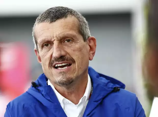 Titel-Bild zur News: Haas-Teamchef Günther Steiner im Paddock beim Formel-1-Rennen in Istanbul