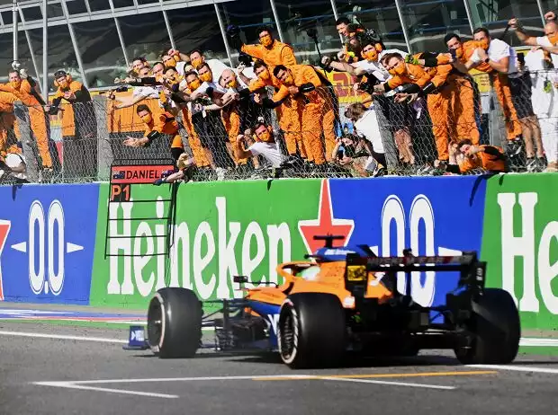 Daniel Ricciardo (MCL35M) siegt beim Formel-1-Rennen in Monza 2021 Titel-Bild zur News: Daniel Ricciardo (MCL35M) siegt beim Formel-1-Rennen in Monza 2021