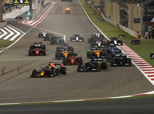 Titel-Bild zur News: Start zum Bahrain-Grand-Prix der Formel 1 2021