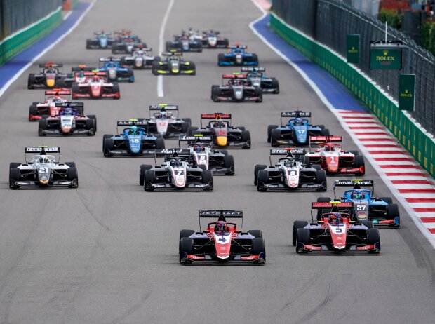 Start der Formel 3 in Sotschi (Russland)