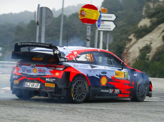 Titel-Bild zur News: Thierry Neuville im Hyundai i20 WRC bei der Rallye Spanien 2021