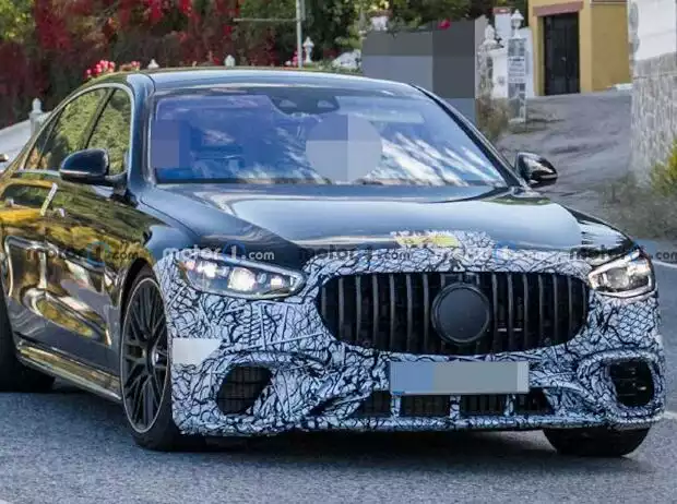 2022 Mercedes-AMG S63e Spy Shots Titel-Bild zur News: 2022 Mercedes-AMG S63e Spy Shots