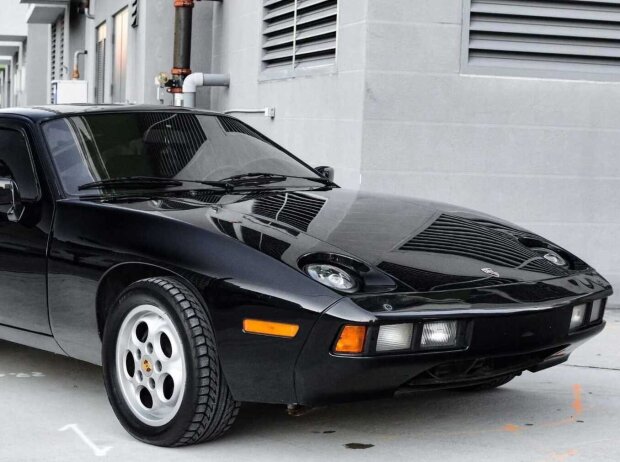 Porsche 928