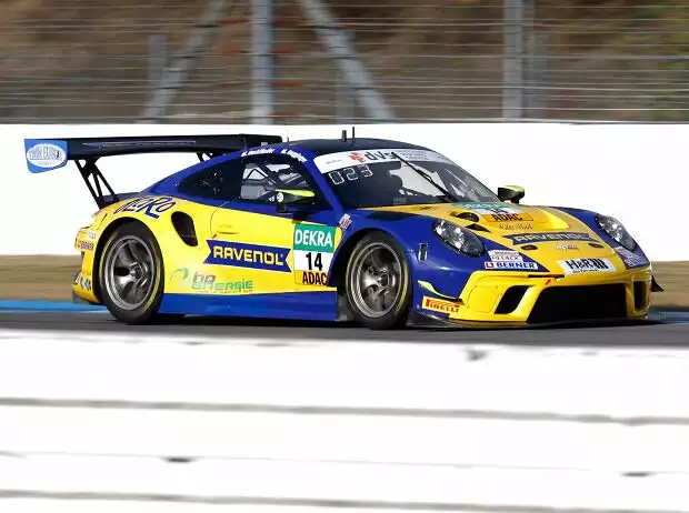 Martin Ragginger und Maximilian Hackländer im Porsche 911 GT3 R von MRS-GT Racing, der im ADAC GT Masters 2021 für Hockenheim ein neues Design bekam Titel-Bild zur News: Martin Ragginger und Maximilian Hackländer im Porsche 911 GT3 R von MRS-GT Racing, der im ADAC GT Masters 2021 für Hockenheim ein neues Design bekam