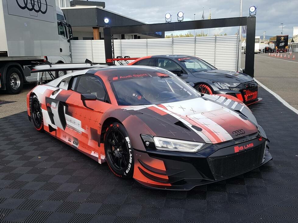 Audi R8 LMS Evo II und Audi RS 3 LMS für 2022 im Fahrerlager des ADAC GT Masters auf dem Hockenheimring 2021