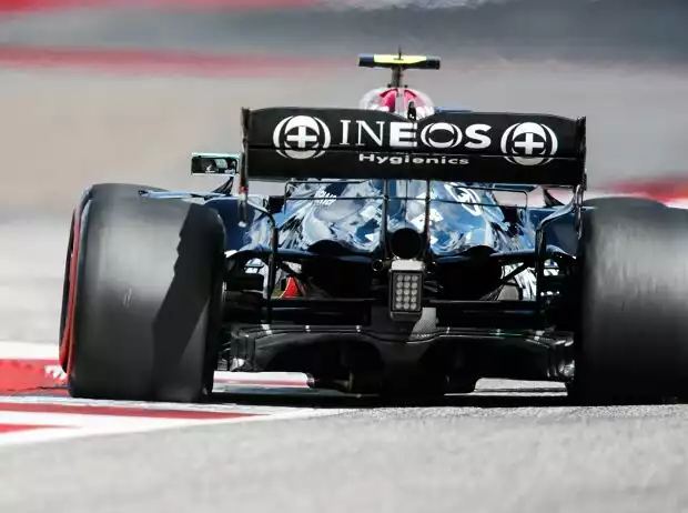 Rückansicht von Valtteri Bottas im Mercedes W12 in Austin Titel-Bild zur News: Rückansicht von Valtteri Bottas im Mercedes W12 in Austin