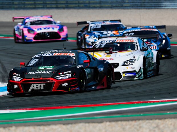 Mike Rockenfeller muss sich im Abt-Audi gegen die Konkurrenz auf BMW, Ferrari, Lamborghini und Mercedes durchsetzen