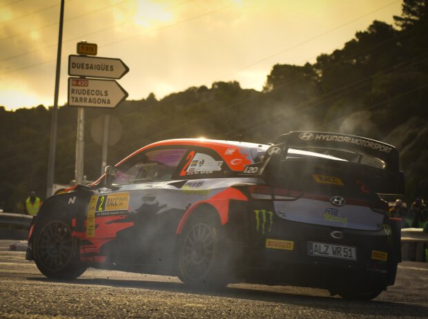 Titel-Bild zur News: Oliver Solberg im Hyundai i20 WRC bei der Rallye Spanien 2021