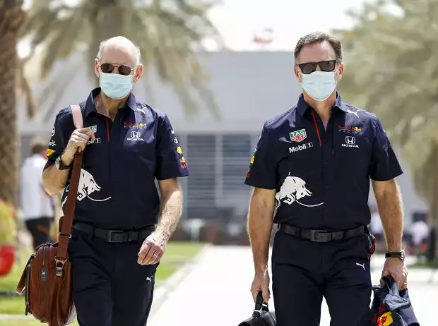 Adrian Newey und Christian Horner im Formel-1-Paddock in Bahrain Titel-Bild zur News: Adrian Newey und Christian Horner im Formel-1-Paddock in Bahrain