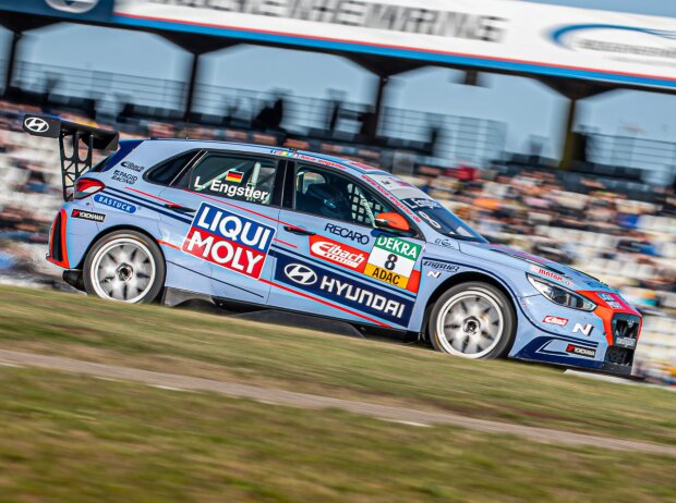 Luca Engstler beim Rennen der ADAC TCR Germany in Hockenheim 2021 Luca Engstler beim Rennen der ADAC TCR Germany in Hockenheim 2021