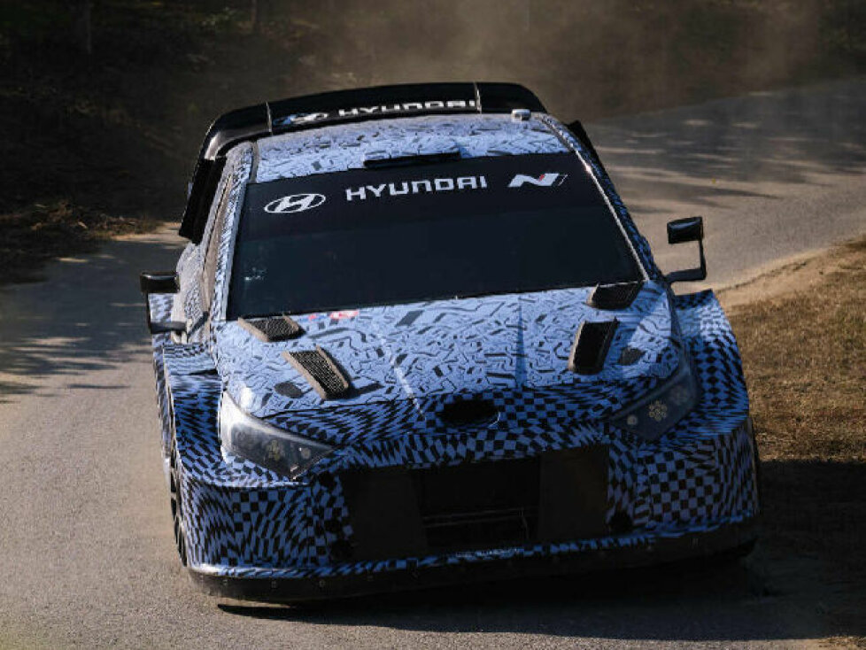 Hyundai i20 Rally1 bei Testfahrten in Italien