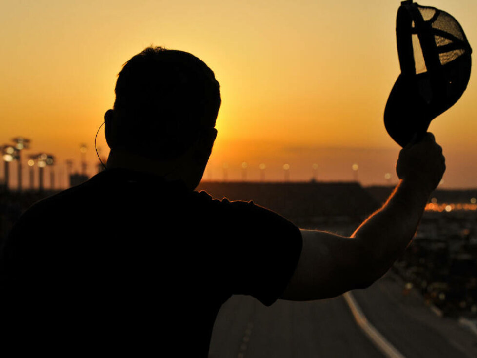 NASCAR-Fan bei Sonnenuntergang