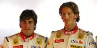 Fernando Alonso und Romain Grosjean (Renault) beim Teamshooting 2009