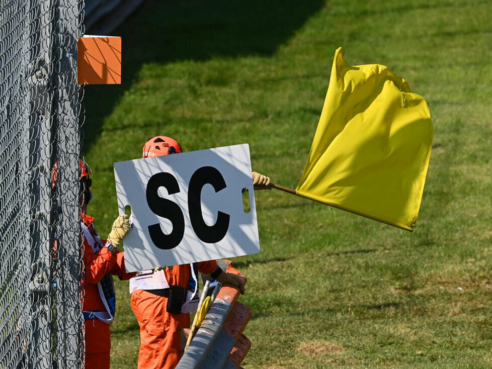 Sportwart, Gelbe Flagge, Formel 1