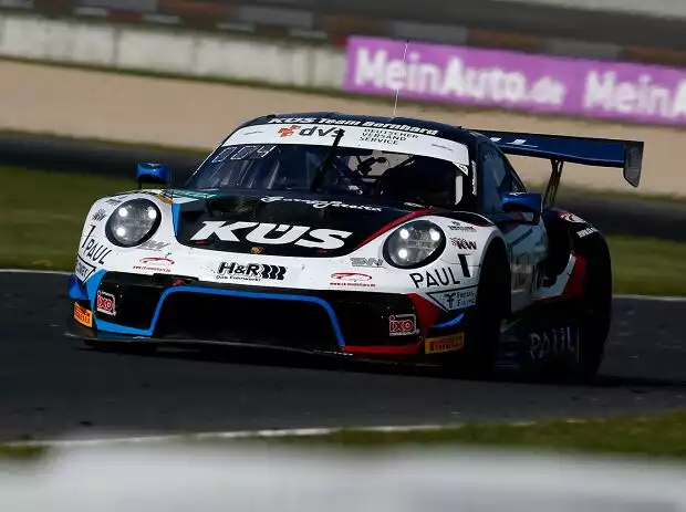 Titel-Bild zur News: Joel Eriksson und Julien Andlauer im Bernhard-Porsche 11 GT3 R beim ADAC GT Masters 2021 auf dem Lausitzring
